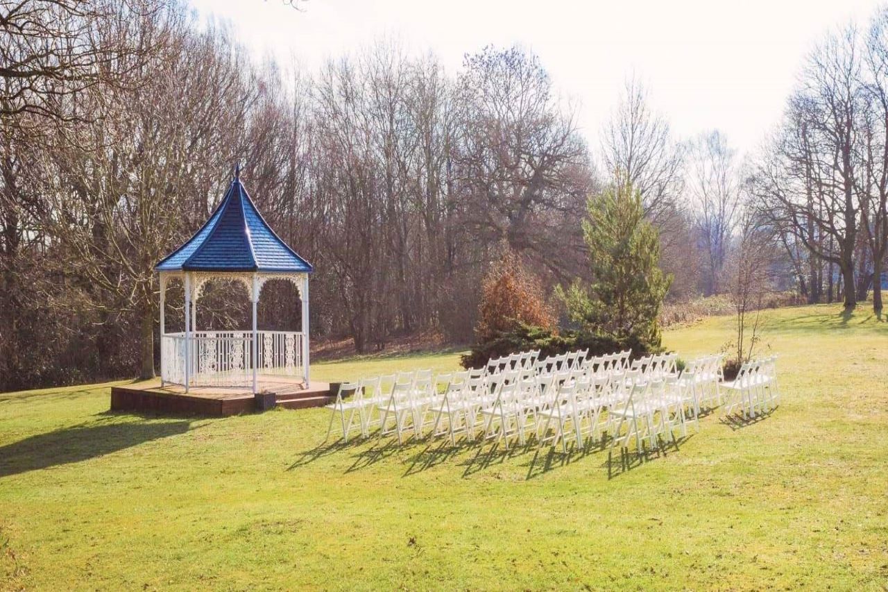 Denham Grove Outdoor Ceremony